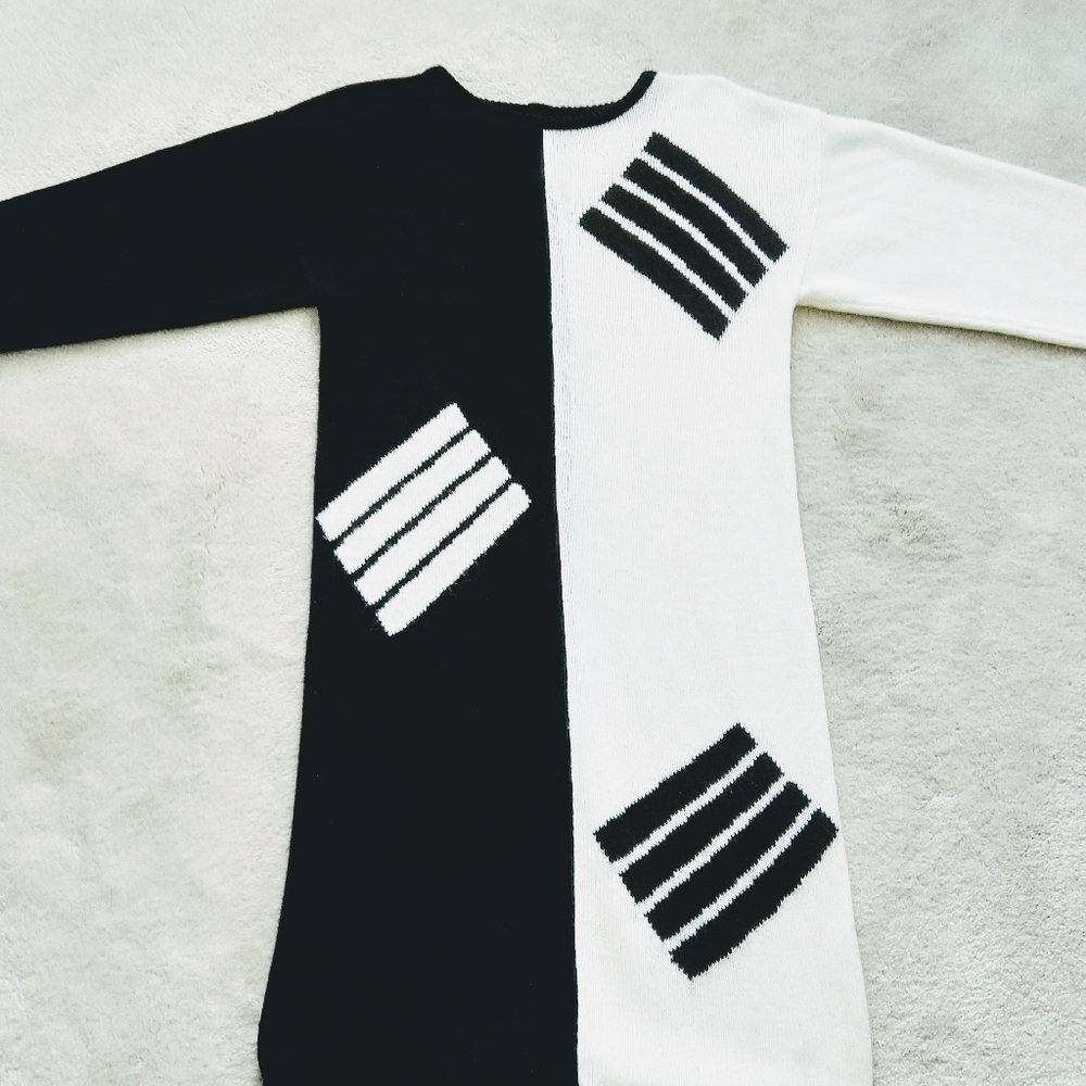 Black and White geometric knit dress